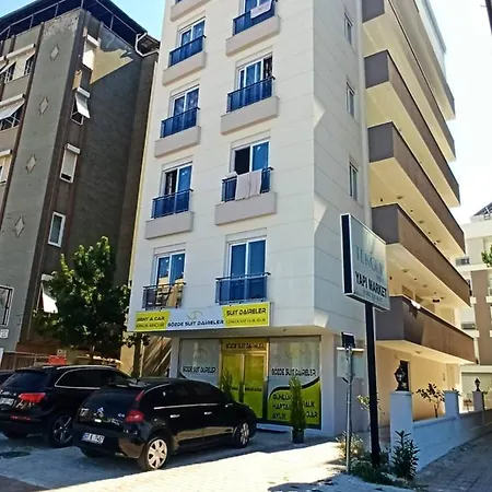 Gozde Suit